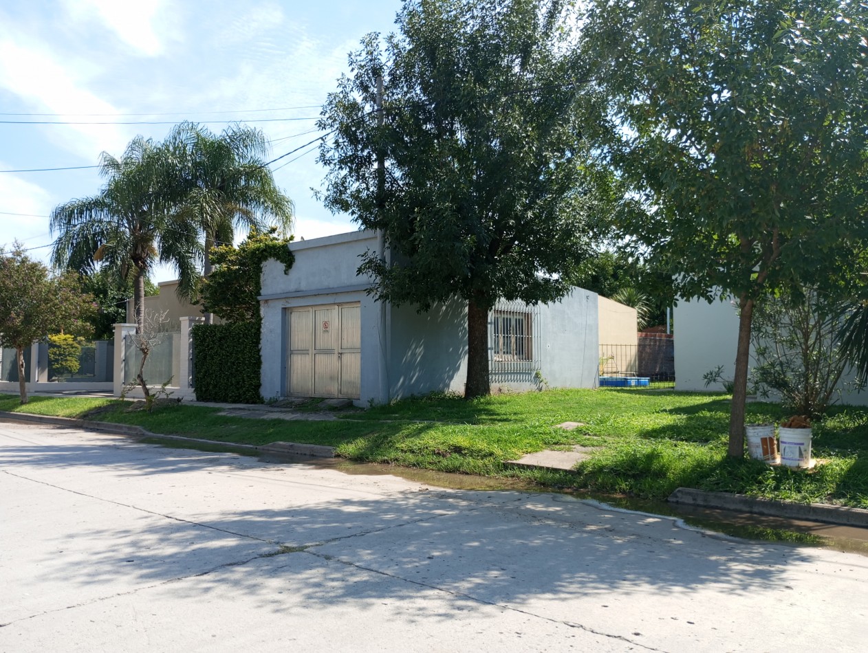 Casa con gran terreno a la venta en San Carlos Sud 