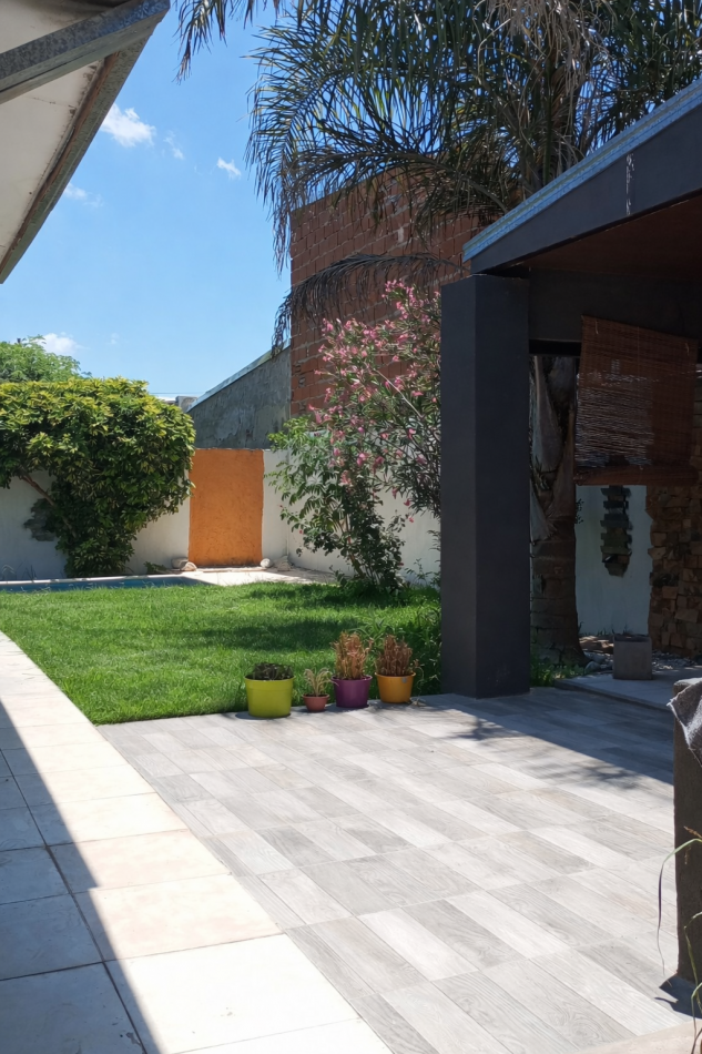  Casa en Venta en Santo Tome - 3 Dormitorios con Pileta y Quincho