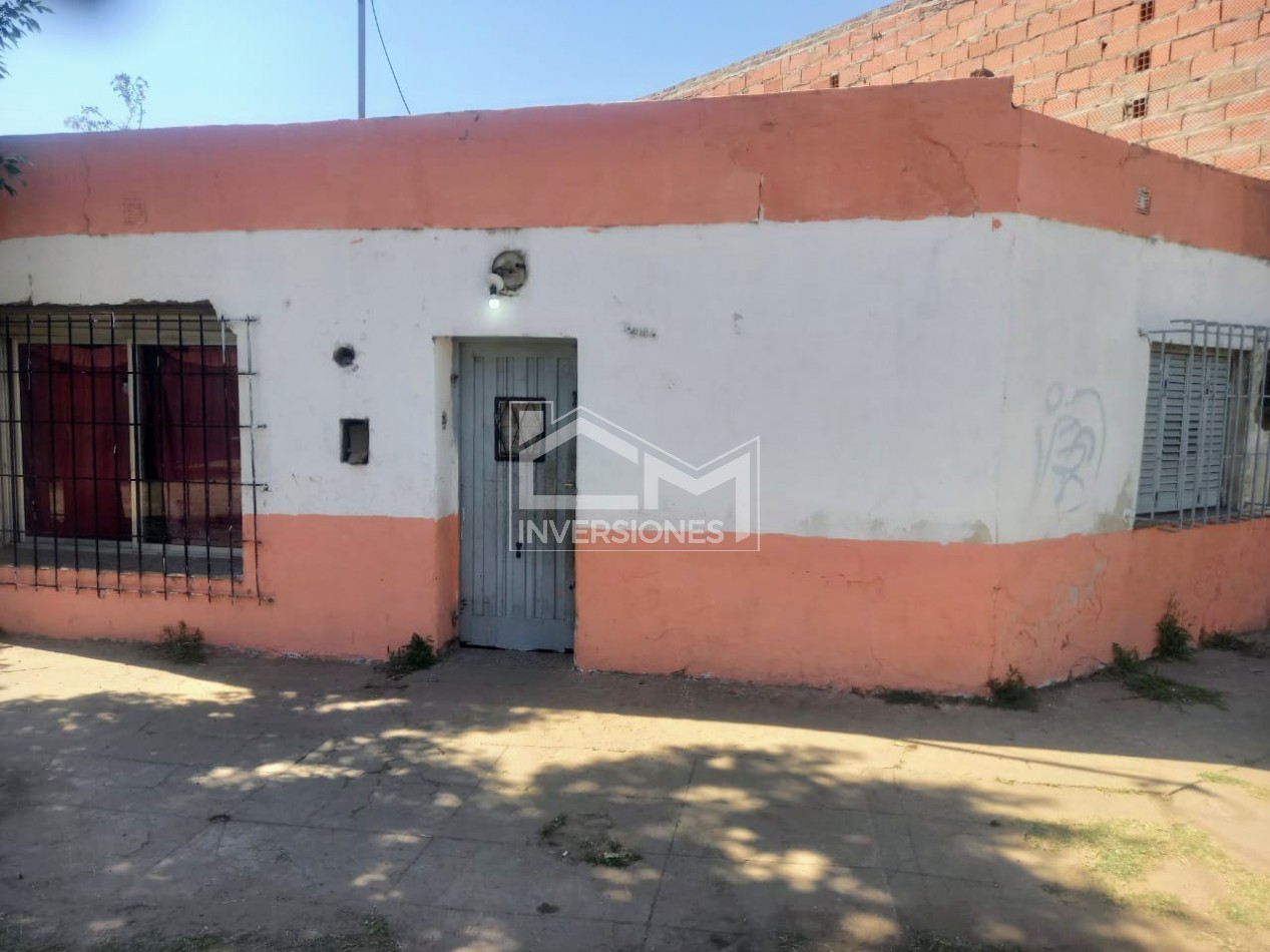 Casa  en esquina para reformar  a media cuadra de Av. Gorriti 