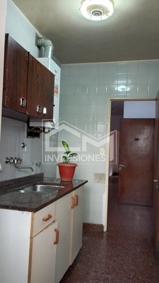 Departamento con dos dormitorios y cochera a la venta en zona centro Santa fe capital