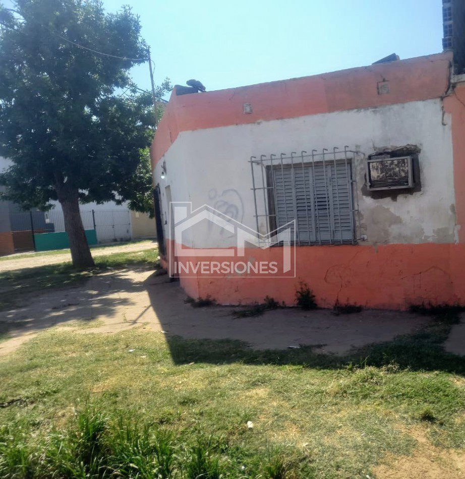 Casa  en esquina para reformar  a media cuadra de Av. Gorriti 