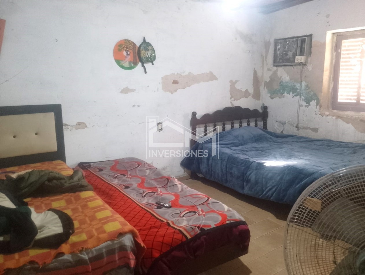 Casa  en esquina para reformar  a media cuadra de Av. Gorriti 