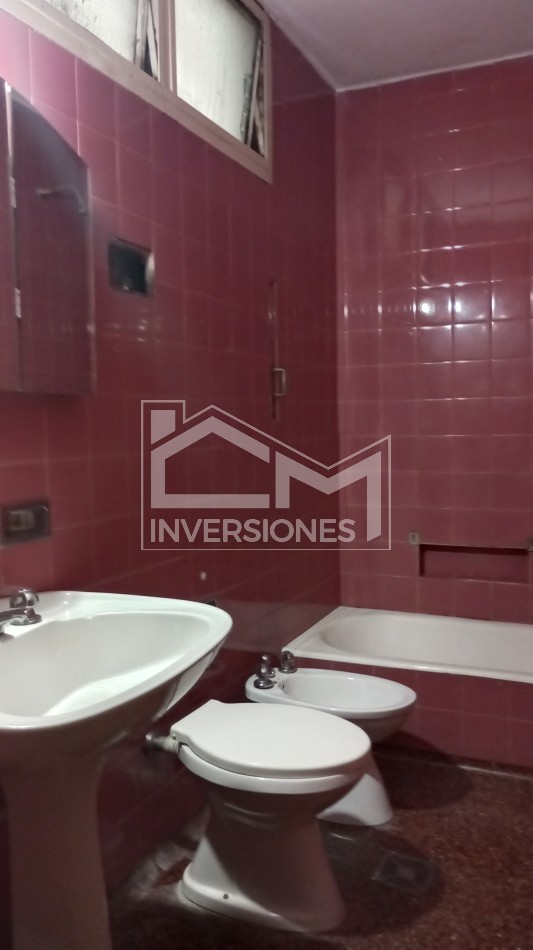 Departamento con dos dormitorios y cochera a la venta en zona centro Santa fe capital