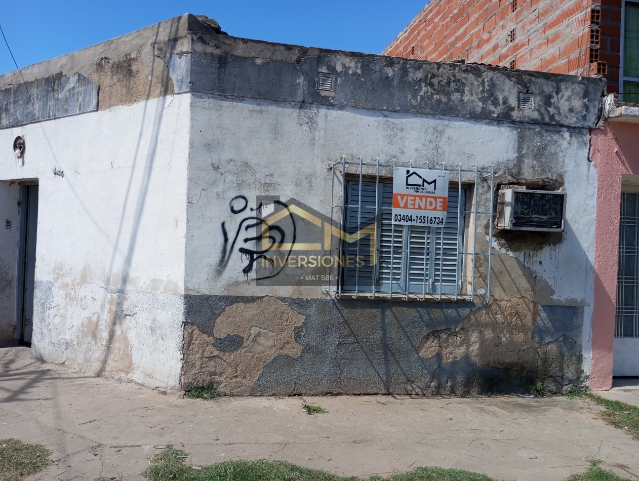 Casa  en esquina para reformar  a media cuadra de Av. Gorriti 