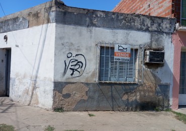 Casa  en esquina para reformar  a media cuadra de Av. Gorriti 