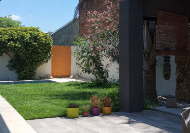  Casa en Venta en Santo Tome - 3 Dormitorios con Pileta y Quincho